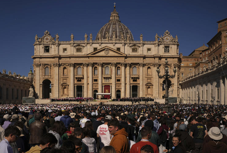 Habemus turismo: como o conclave de 2025 transforma o Vaticano num dos destinos mais intensos (e sagrados) do mundo
