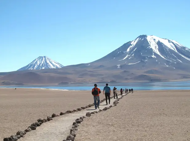 Turismo Desértico de Luxo: Deserto do Atacama (Chile) —Refúgio Premium no Lugar Mais Seco da Terra